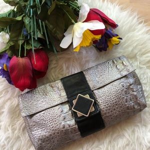 🌺like new 🐊 croc embossed clutch/shoulder bag🌺